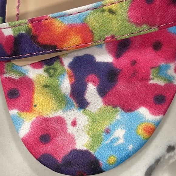 Anne Michelle Floral Pattern 4” Sandal Stiletto-Size 9 Box Included - Picture 9 of 10